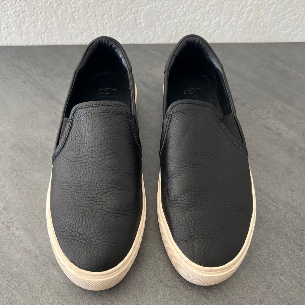 UGG Black Leather Slip‎ On Slides Sneakers Casual Shoes Women’s Size 9